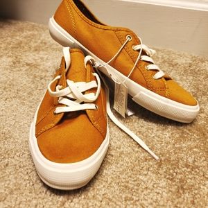 Old Navy Canvas Sneakers NWT